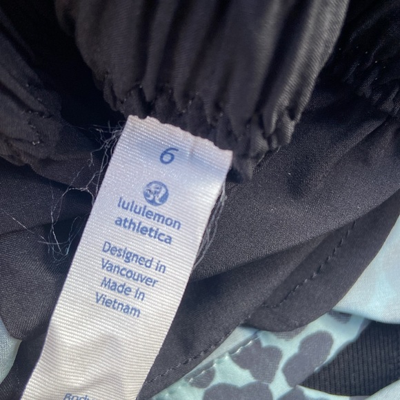 Lululemon Blue & Black Polka Dot Play All Day Shorts - Picture 5 of 9